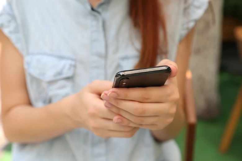 在宅ワークでスマホでできるものはある メリットや注意点とは 在宅ワークでスマホでできるものはある メリットや注意点とは