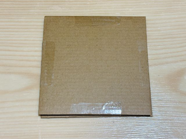 テープはセロハンテープやマスキングテープを使います。