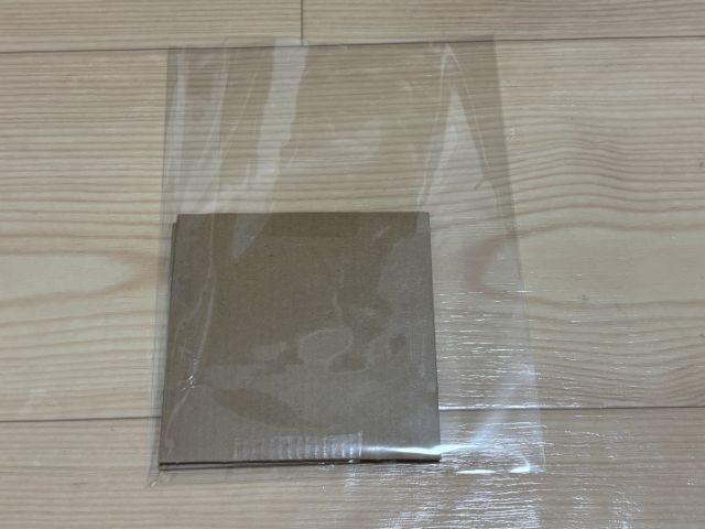 テープ付きのOPP袋を使うと、作業が簡単になりますよ。